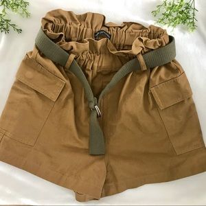 HIGH WAISTED URBAN OUTFITTERS CARGO SHORTS
